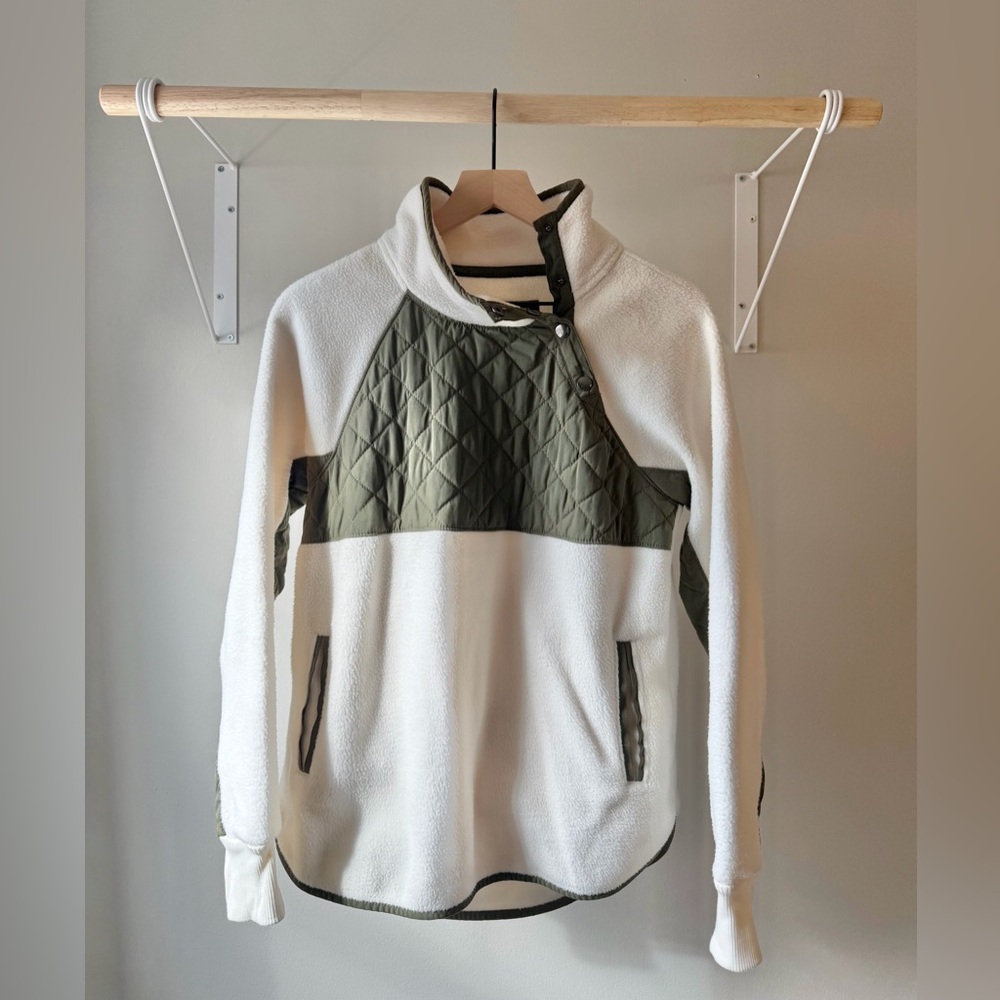 Abercrombie Fitch Asymmetric Snap Quilted Fleece Pullover